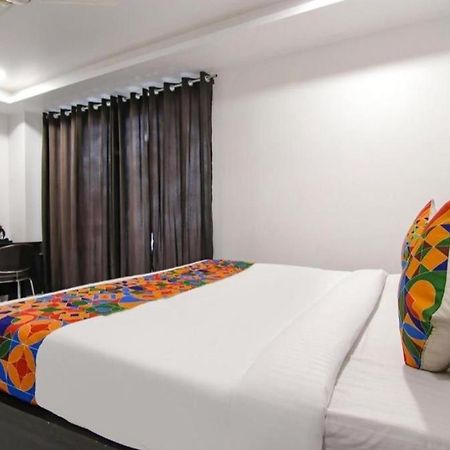 Hotel Grey Sky Nuova Delhi Esterno foto