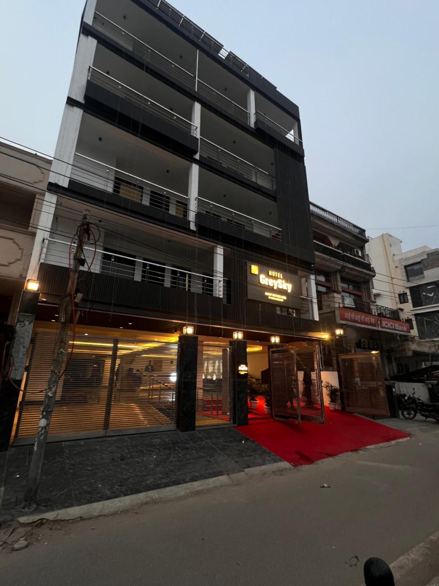 Hotel Grey Sky Nuova Delhi Esterno foto